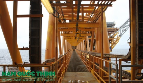 Ống ruột gà luồn dây điện cho dàn khoan dầu
